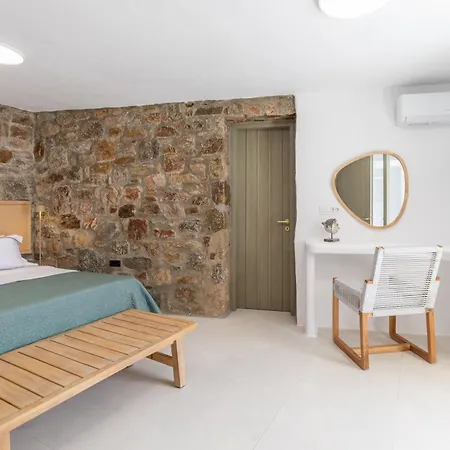 Villa Citadel Natural Stone Plintri