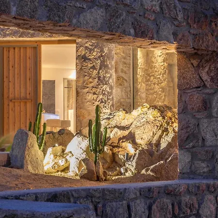 Citadel Natural Stone * Plintri